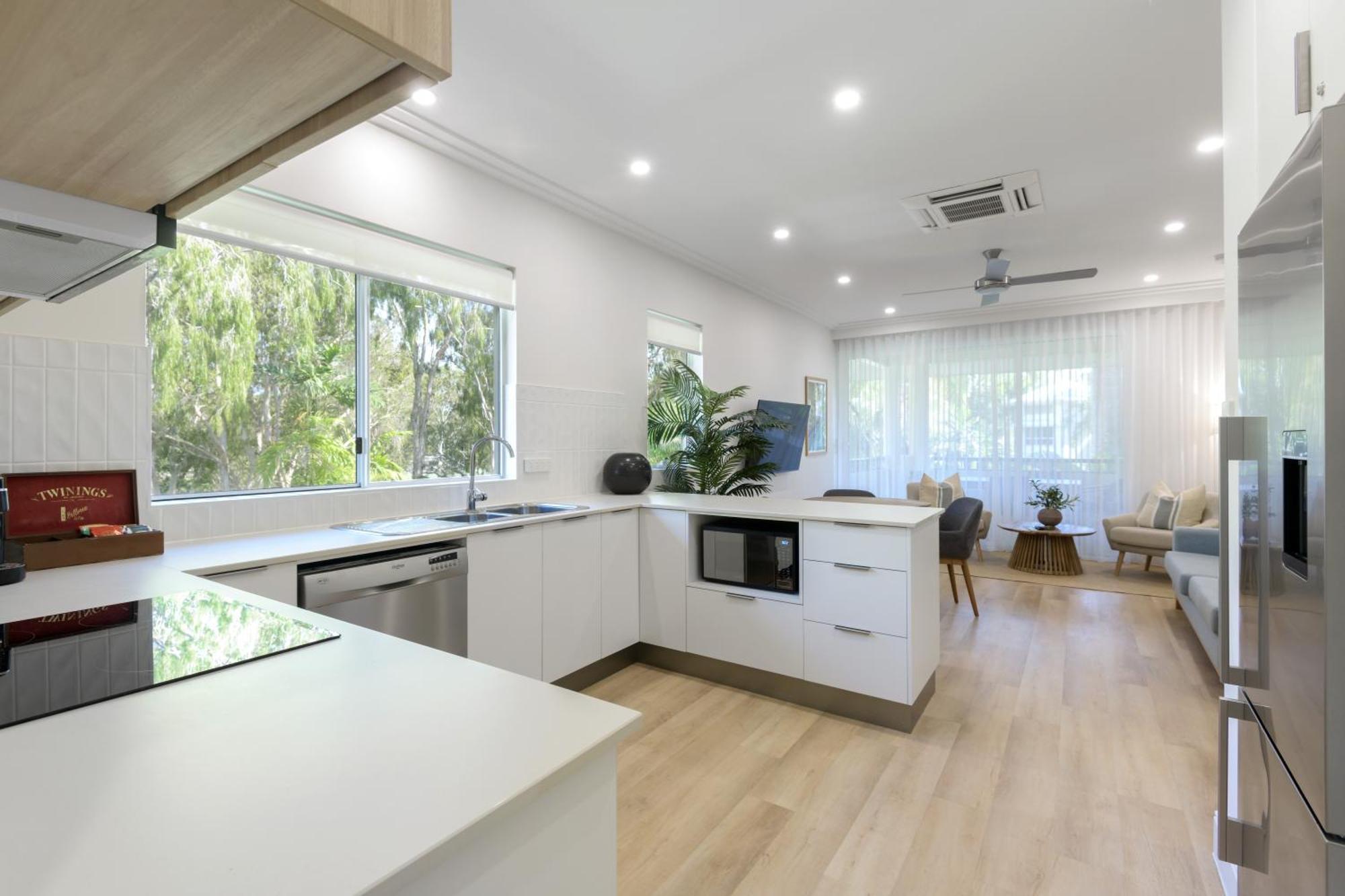Mandalay Luxury Beachfront Apartments Port Douglas Buitenkant foto