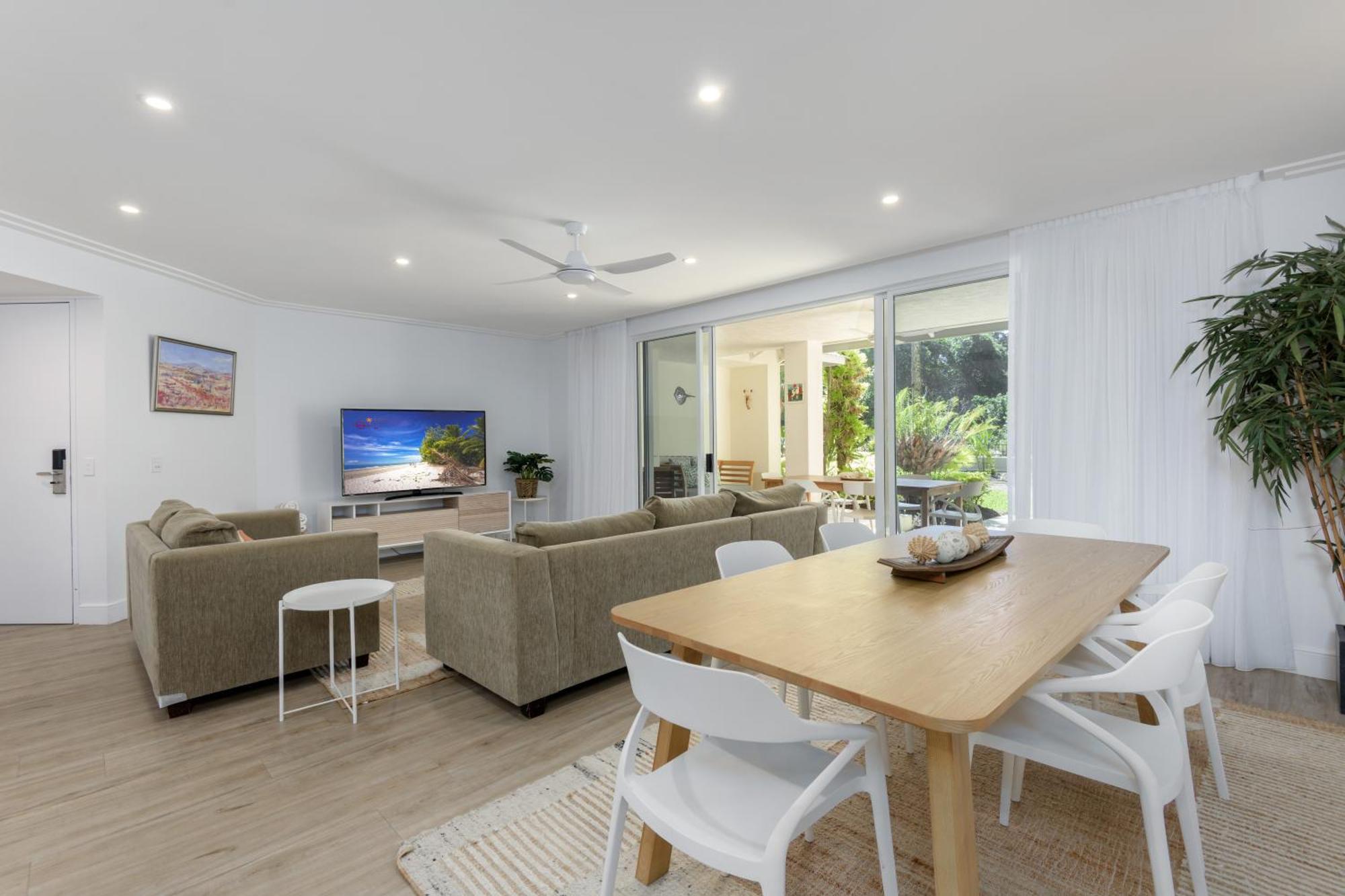 Mandalay Luxury Beachfront Apartments Port Douglas Buitenkant foto